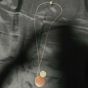 Women’s necklace
